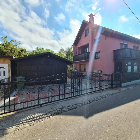 In Pavlovic Appartement *